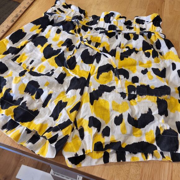 Who What Where Linen Rayon Yellow & Black Abstract Elastic Waist Shorts Small - Picture 3 of 9